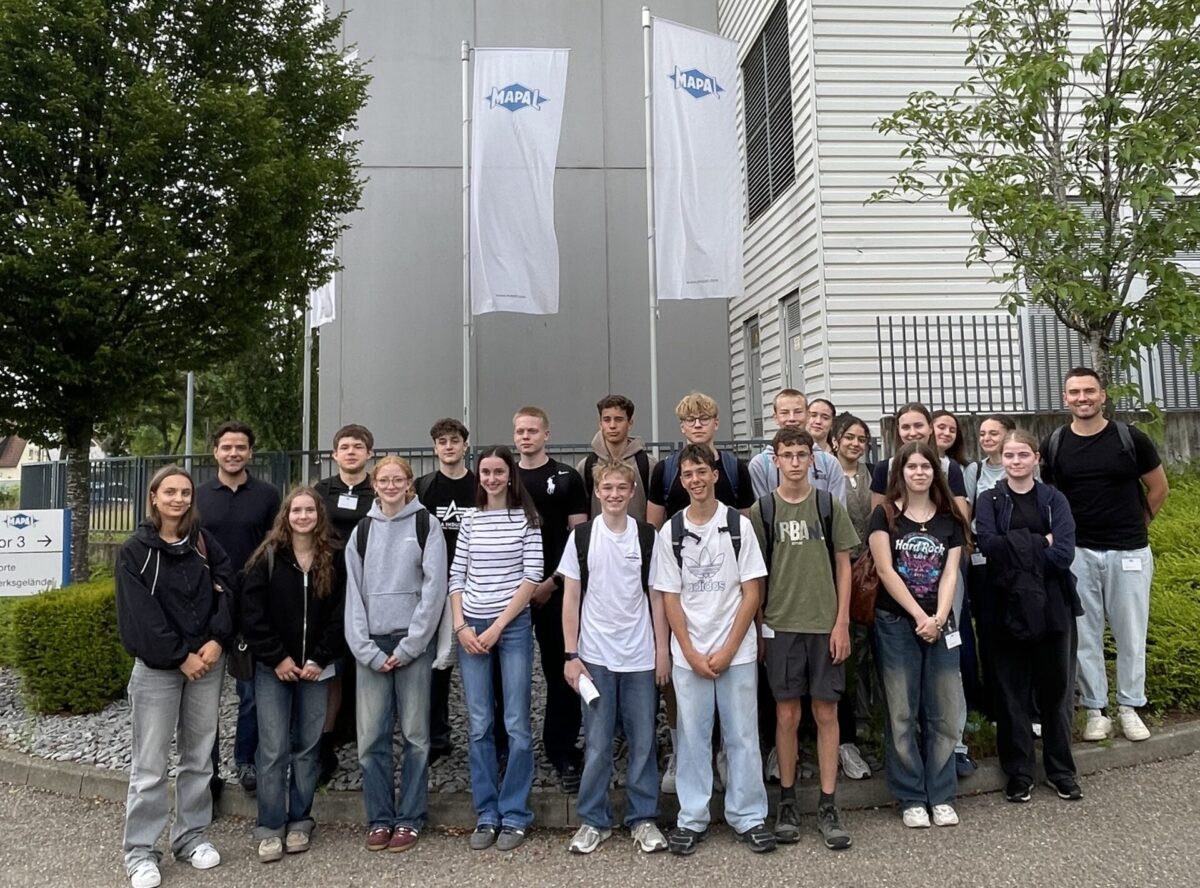 Klasse 9C besucht Bildungspartner Mapal